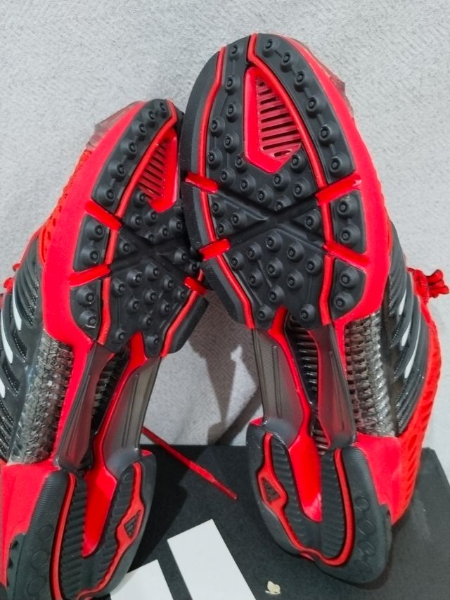 Zapatillas Adidas - Rojas y Negras