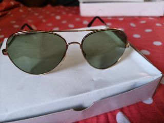 Gafas sol aviator doradas