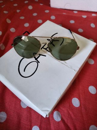 Gafas sol aviator doradas