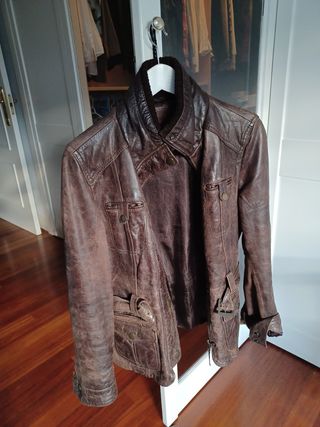 Chaqueta cuero marrón
