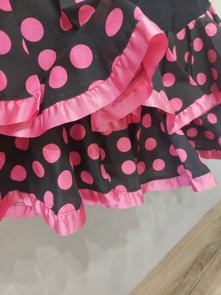 Falda rociera lunares negra y rosa.