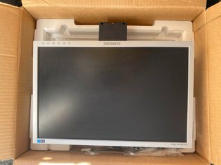 Monitor TFT-LCD de 19” Panorámico