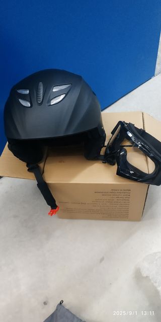 Casco esquí + gafas: nieve a estrenar 