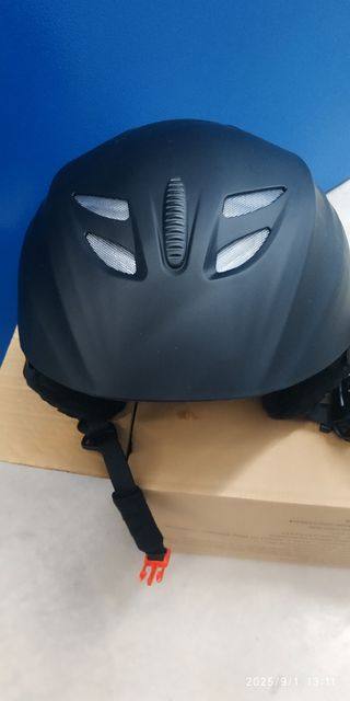 Casco esquí + gafas: nieve a estrenar 