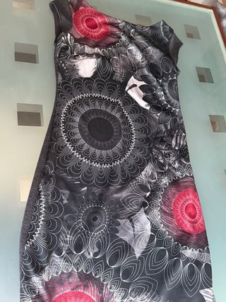Vestido Desigual gris y rojo