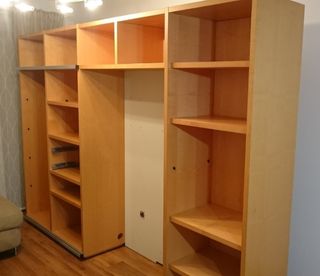 Librería salón madera blanca y beige