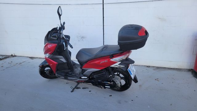 Scooter JET 14 Sym 125 con 13.285 kilómetros