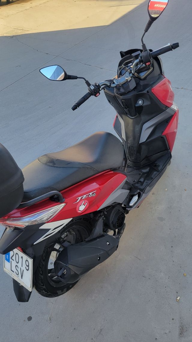 Scooter JET 14 Sym 125 con 13.285 kilómetros