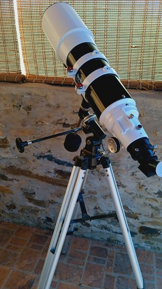 Telescopio Sky-Watcher Startravel 120/600.