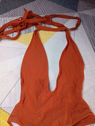 Bañador anaranjado mujer. 