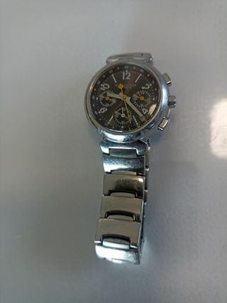 Reloj Louis Vuitton quartz mujer.