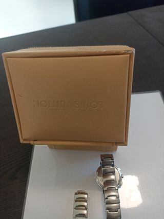 Reloj Louis Vuitton quartz mujer.