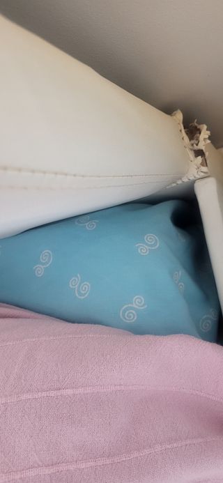 Cama branca 140x200 c/ estrado