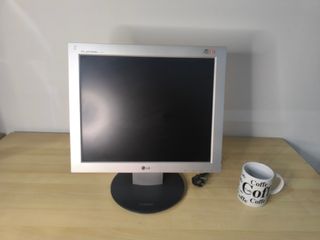 Monitor cuadrado para pc sobremesa 