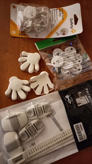 12x Tapones enchufes con llave
2 unidades puertas 