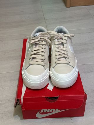Zapatillas Nike Legacy Beige