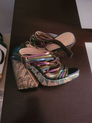 Sandalias Zara multicolor