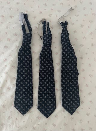 Corbata Yago School