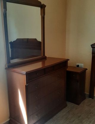 Armario, mesitas, cómoda madera maciza 6 puertas