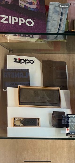 Zippo ESTANTERÍA totalmente nuevas en su caja .
