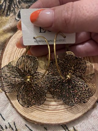 Pendientes dorados con estampado leopardo