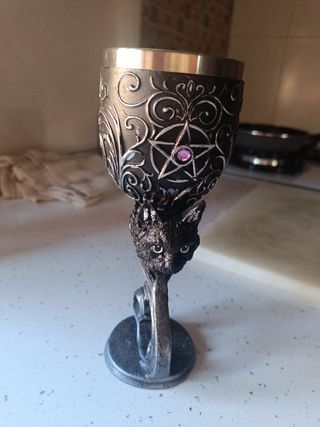 Copa gótica gato negro en 3d