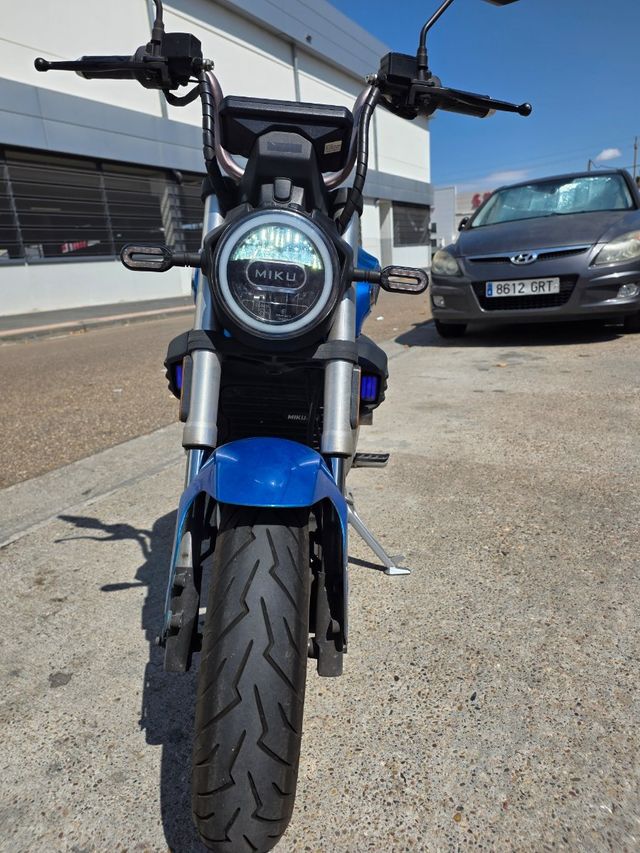 Moto eléctrica Sunra Miku Super