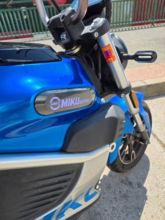 Moto eléctrica Sunra Miku Super