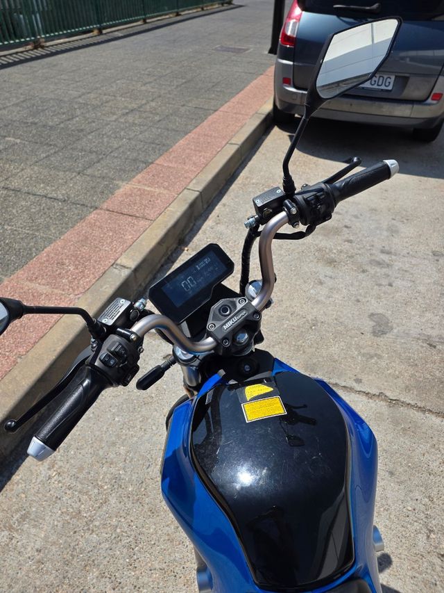 Moto eléctrica Sunra Miku Super