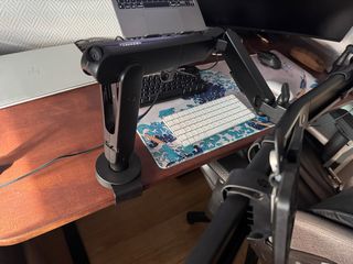 Brazo doble monitor Herman Miller Ollin
