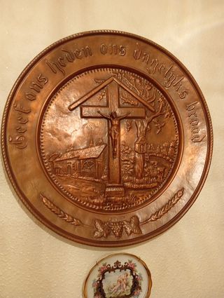 Plato cobre religioso antiguo