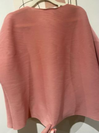 Blusa rosa palo con flores