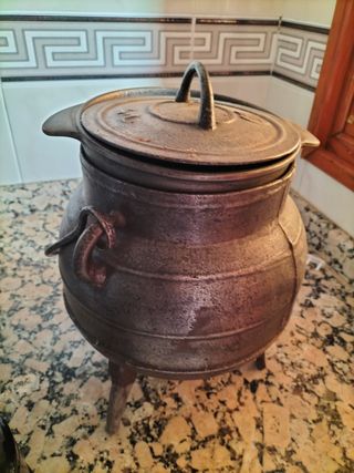 Olla hierro fundido 4l antigua