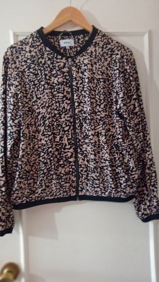 Chaqueta Only beige-negro