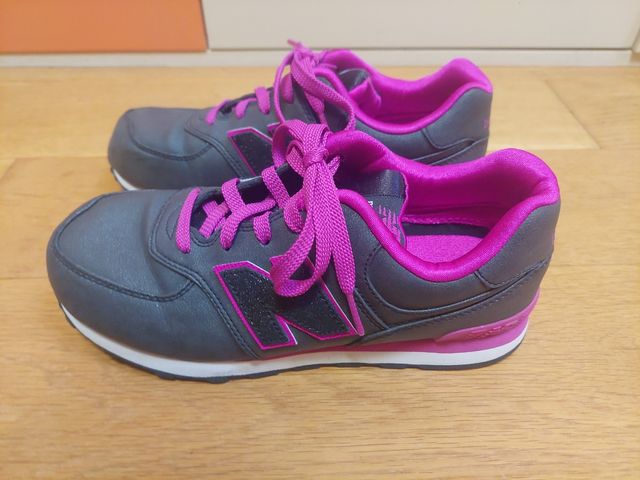 Zapatillas New Balance 574 - Negras y Rosa