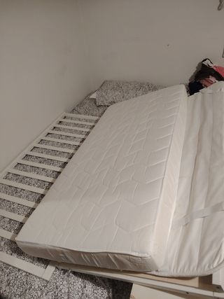 Cuna blanca de madera + colchón
