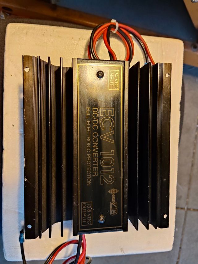 Convertitore x camion No DC/DC 24V-13.8V ECV1012