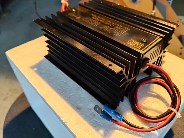 Convertitore x camion No DC/DC 24V-13.8V ECV1012