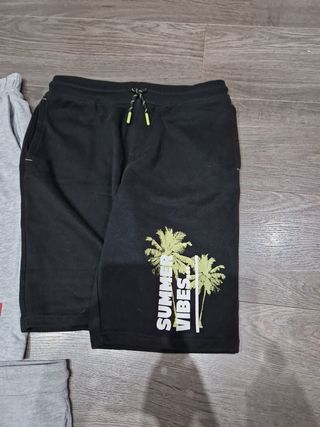 6 Bermudas niño talla 14 años.