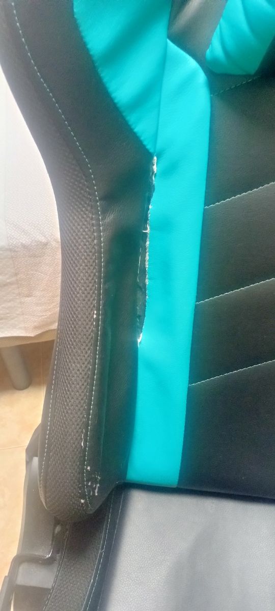 Silla Gamer turquesa-negra con luces q funciona