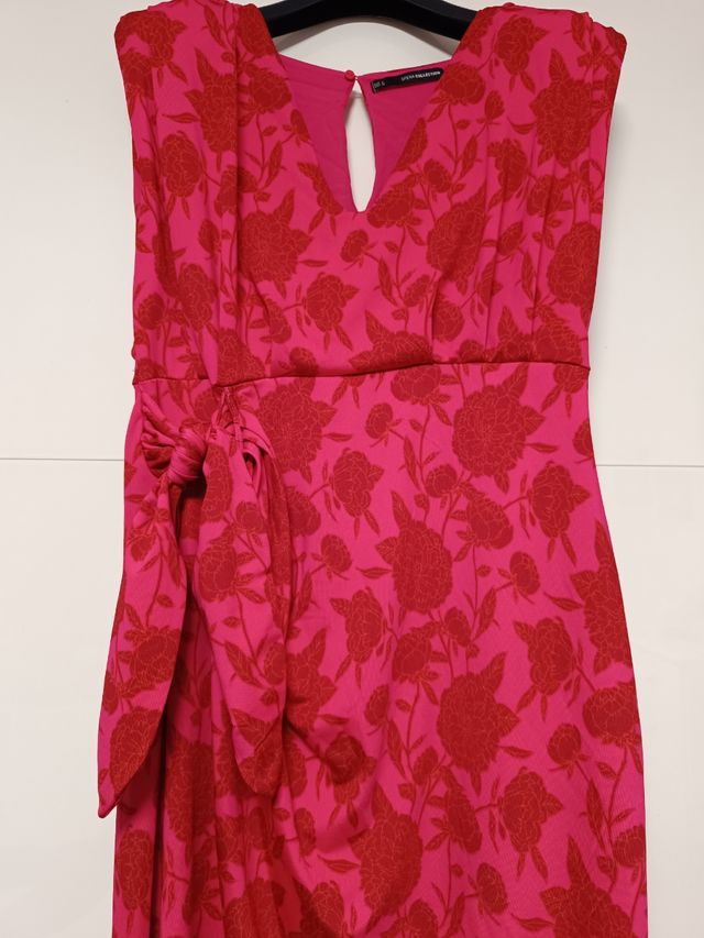 Vestido corto fucsia floral