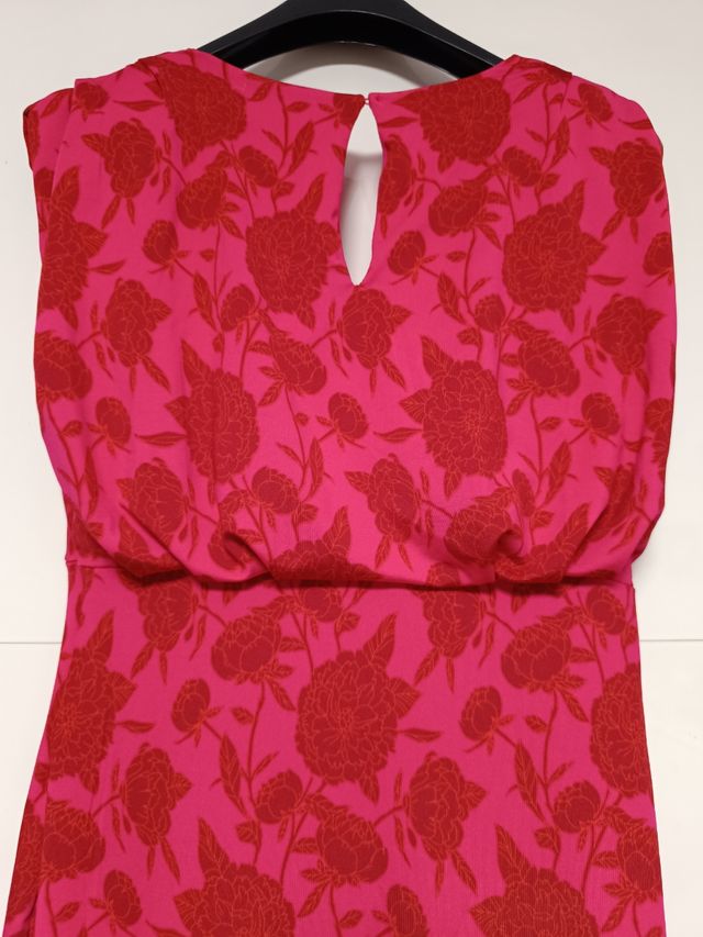 Vestido corto fucsia floral