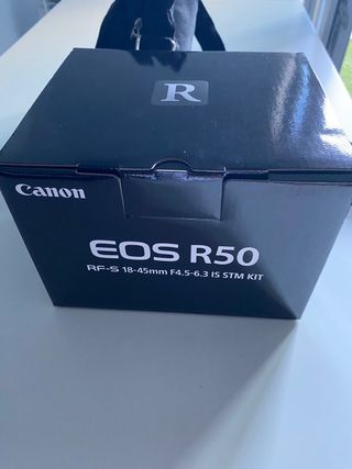 Canon EOS R50 + Objetivo 18-45mm
