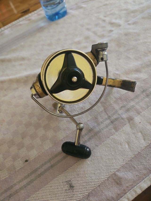 Carrete Daiwa GS15 usado