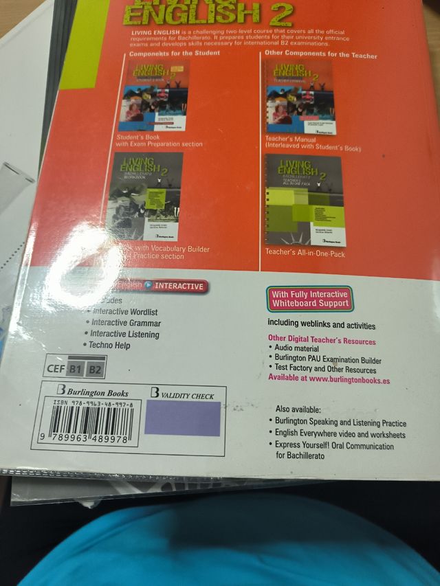 Living English 2 Bachillerato: Student´s book