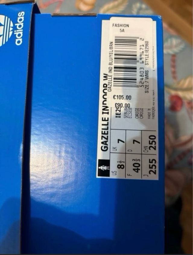 Zapatillas Adidas azules y amarillas