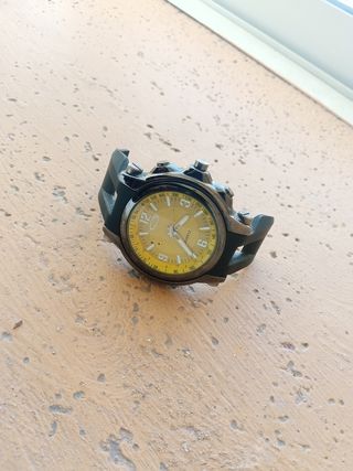 Reloj deportivo | Negro y amarillo