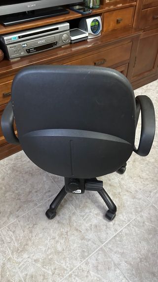 Silla oficina giratoria negra