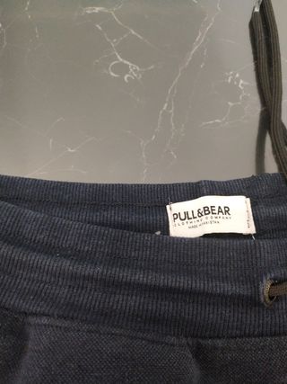Pantaloni tuta blu con molle alla caviglie
