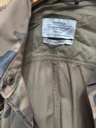 Cazadora militar estampado camuflaje